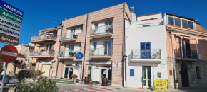 Отель Belvedere Rent Rooms  Кампофеличе Ди Роккелла